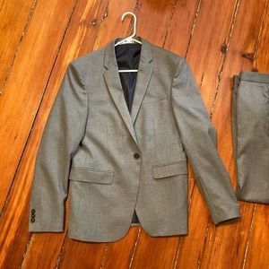 Matching two piece men’s suit from Zara